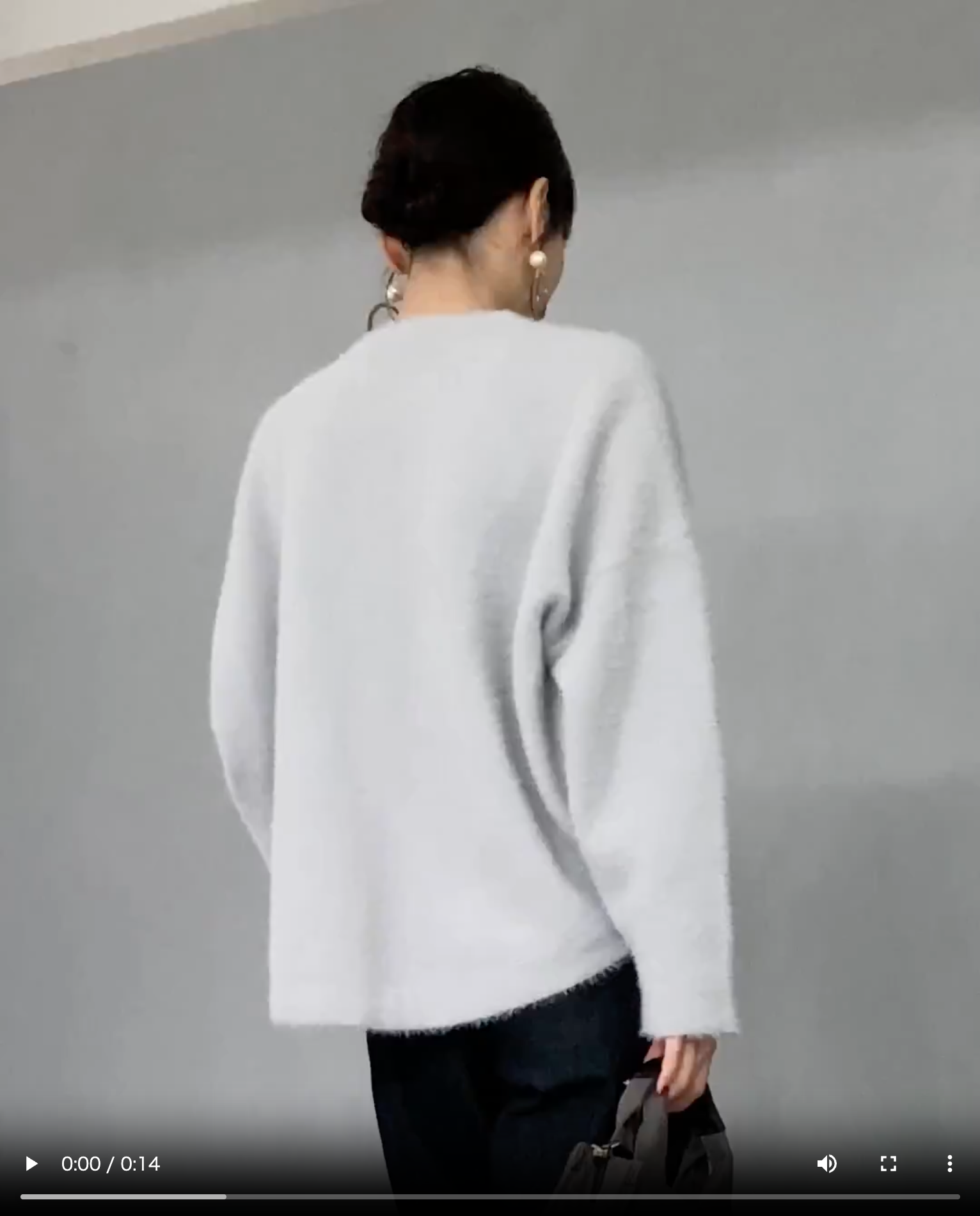 Alo yoga カーディガン　デニムニットショール　アイボリー　白 商品名🔍 ⁡ White far long Knit ⁡ アウターカテゴリーにございます